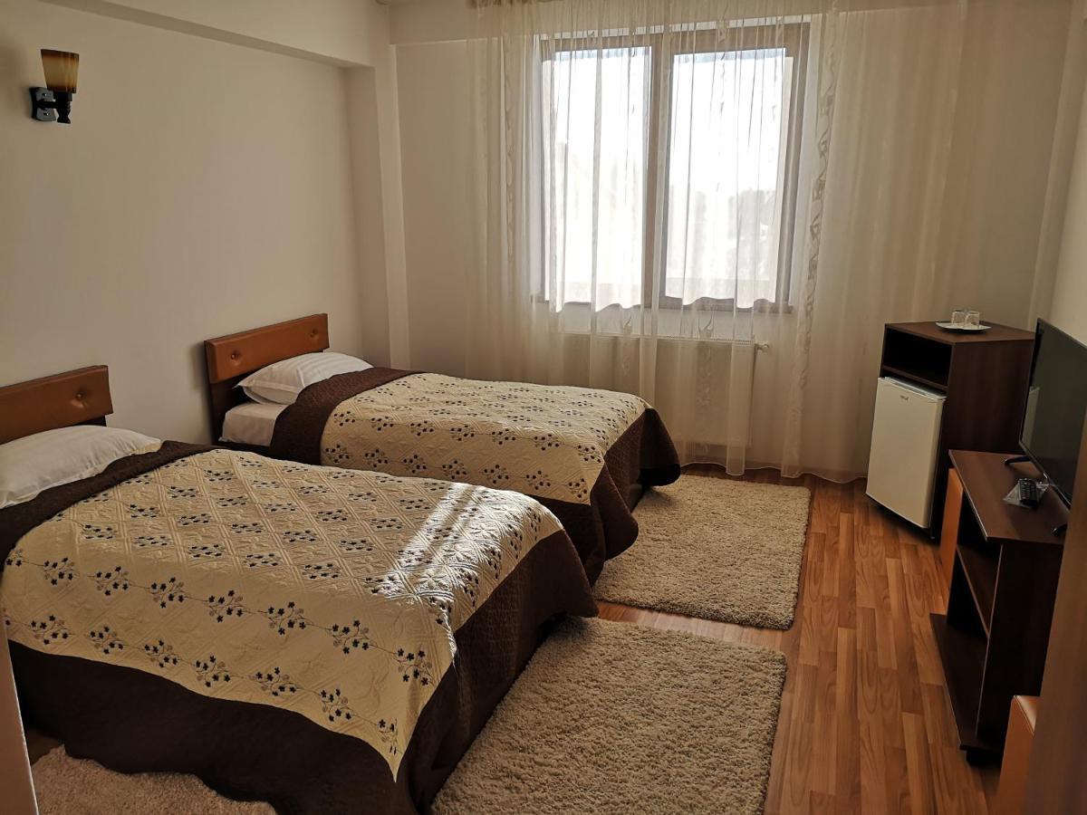 Hotel Passa Tempo Suceava Exterior foto