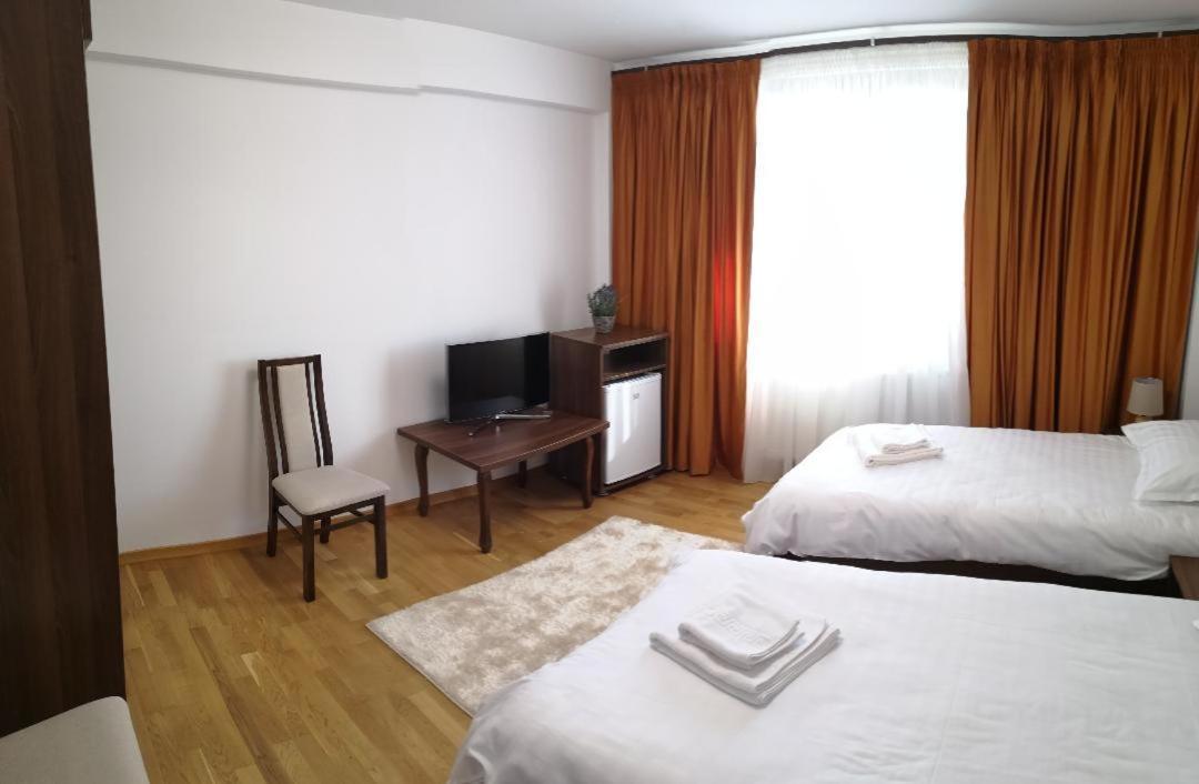 Hotel Passa Tempo Suceava Exterior foto